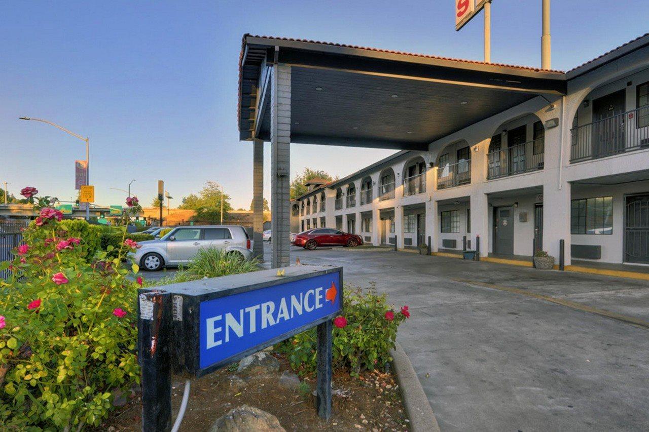 Crossroads Inn - Downtown Sacramento Bagian luar foto